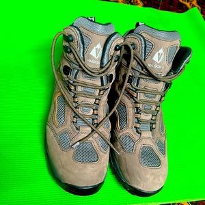 Brown size 11 Vasque boots for hiking.